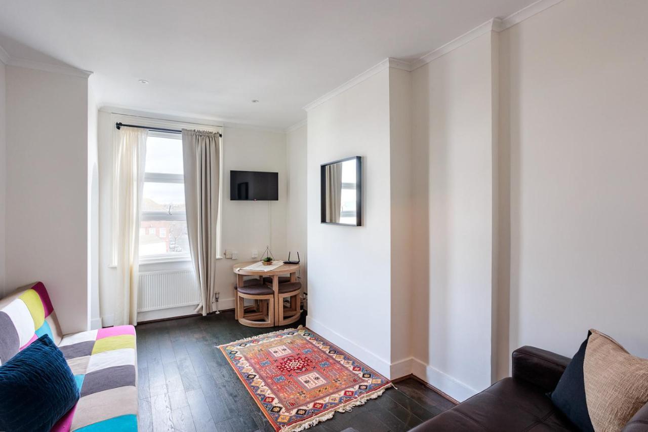 Entire Luxurious Flat Sleeps 4 Persons Apartment London Exterior photo
