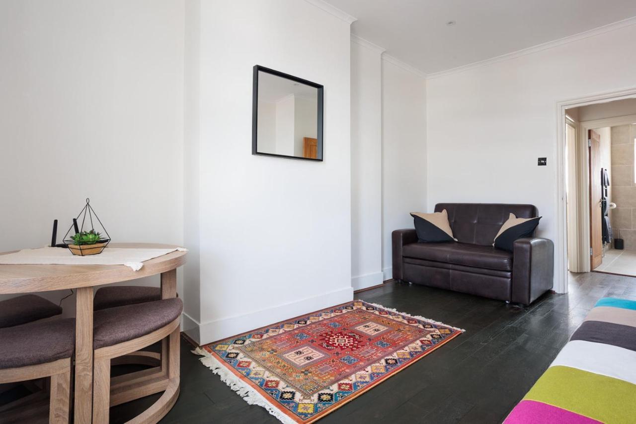 Entire Luxurious Flat Sleeps 4 Persons Apartment London Exterior photo