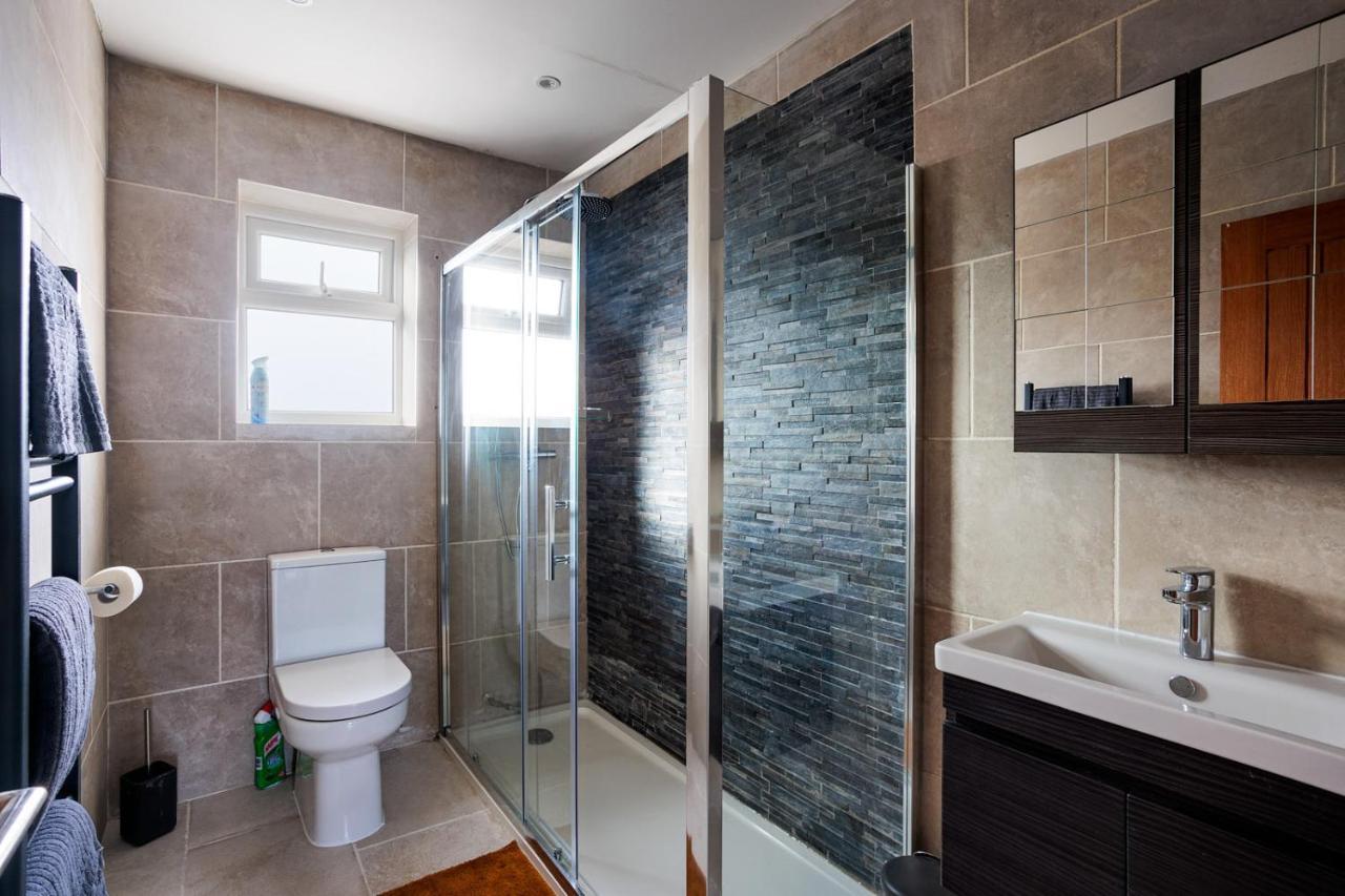 Entire Luxurious Flat Sleeps 4 Persons Apartment London Exterior photo
