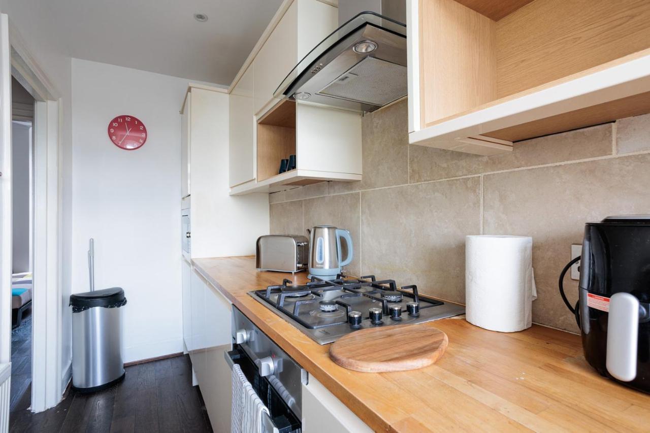 Entire Luxurious Flat Sleeps 4 Persons Apartment London Exterior photo